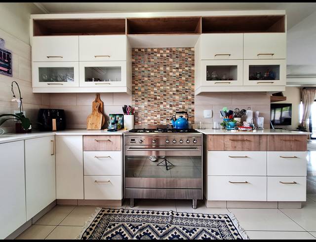 3 BEDROOM HOUSE FOR SALE IN SHELLY BEACH